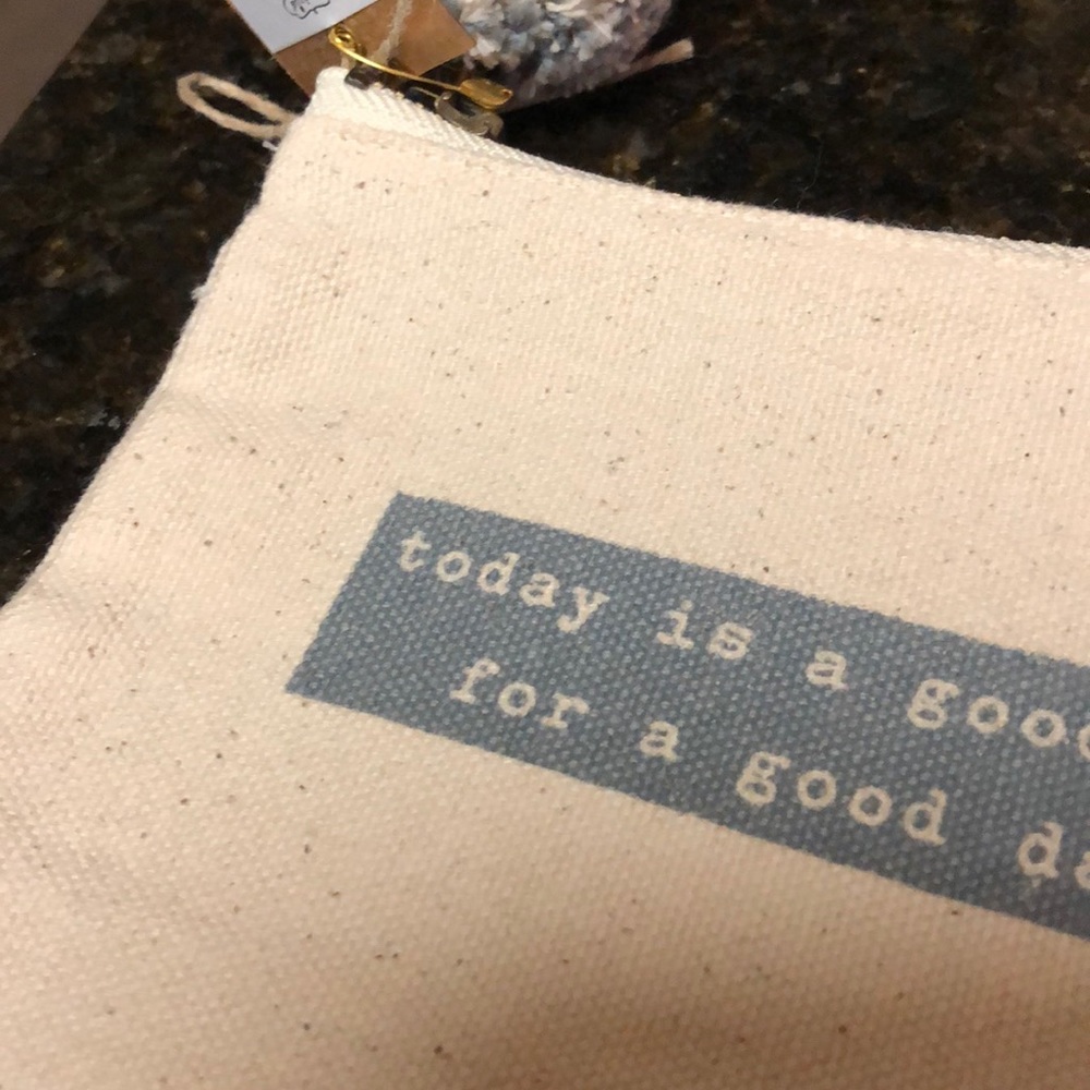 Pouch - Picture 2 of 5